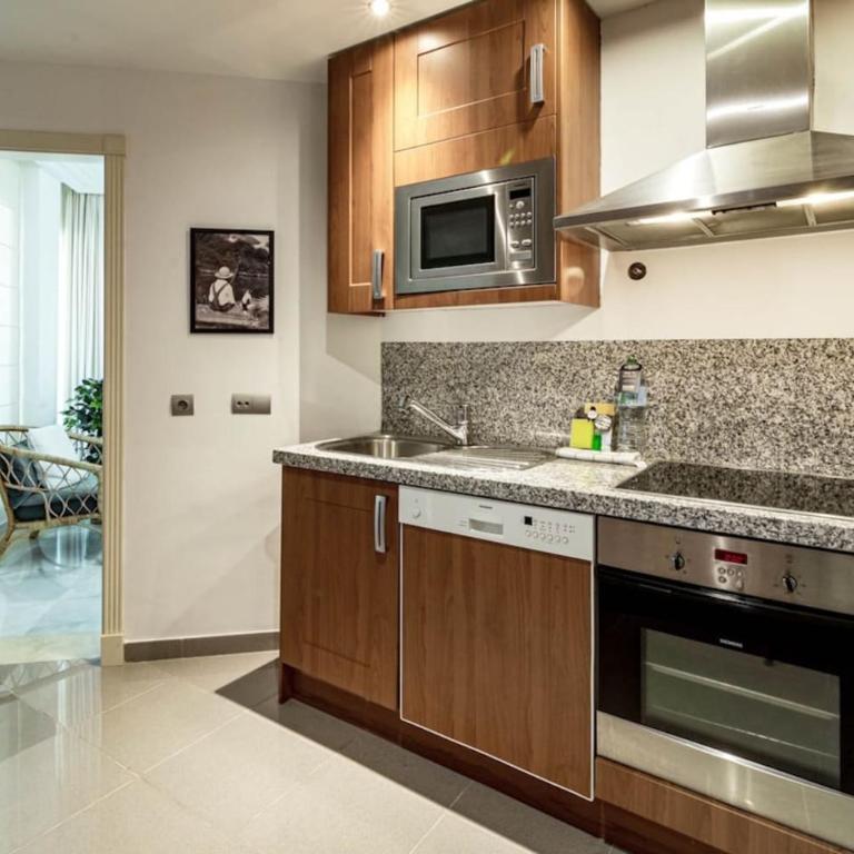 Fa - Well-Equipped Apartment In A Great Location - Apartamento de 2 dormitorios con balcón y terraza - 8
