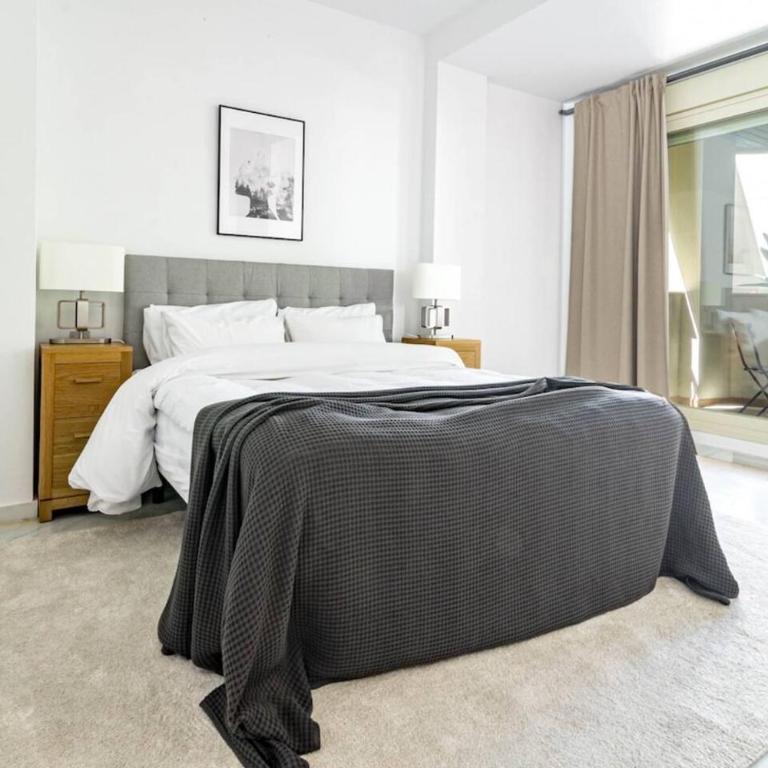 Fa - Well-Equipped Apartment In A Great Location - Apartamento de 2 dormitorios con balcón y terraza - 10