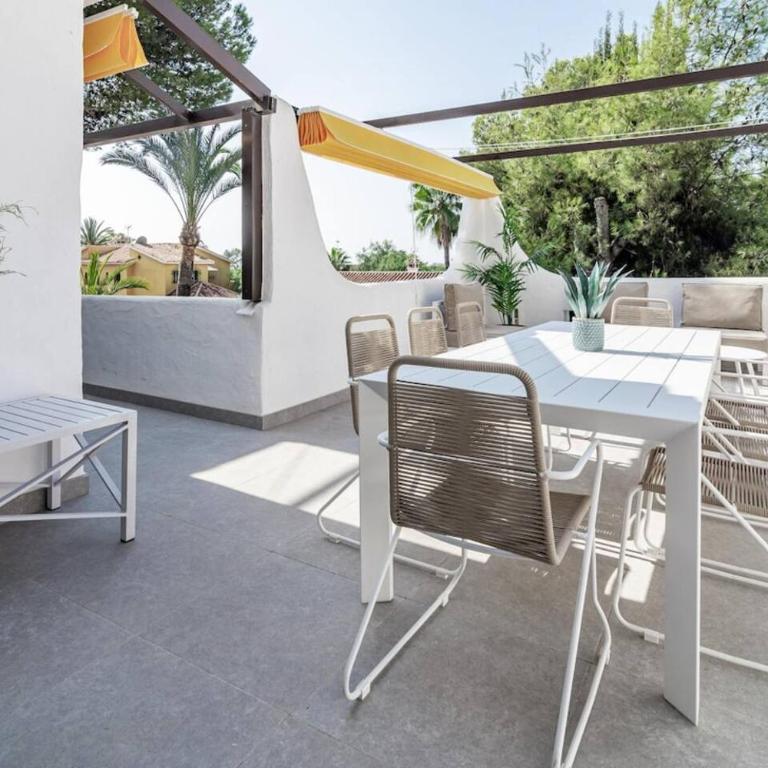 Ab3 - Spacious Holiday Home, Puerto Banus - Apartamento de 3 dormitorios con balcón - 10