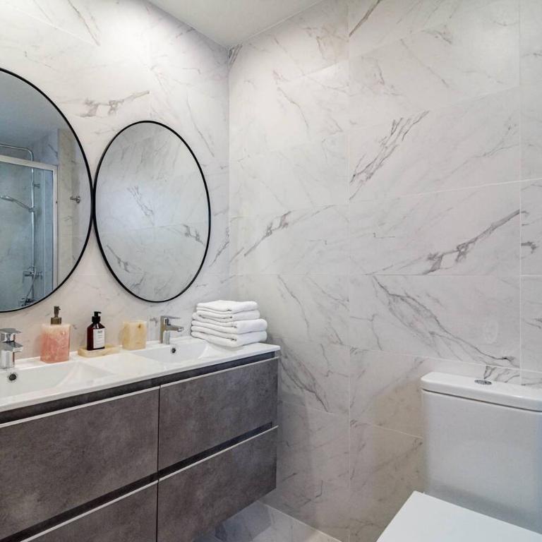Le2C Luxury New Build Apartment Near The Beach - Apartamento de 2 dormitorios con balcón - 37