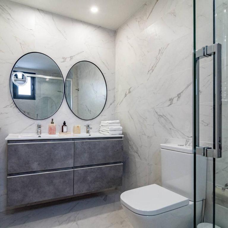 Le2C Luxury New Build Apartment Near The Beach - Apartamento de 2 dormitorios con balcón - 39