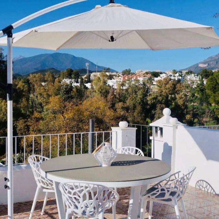 Ap165 - Aloha Pueblo, Marbella By Roomservices - Appartamento con 2 Camere da Letto, Balcone e Terrazza - 7