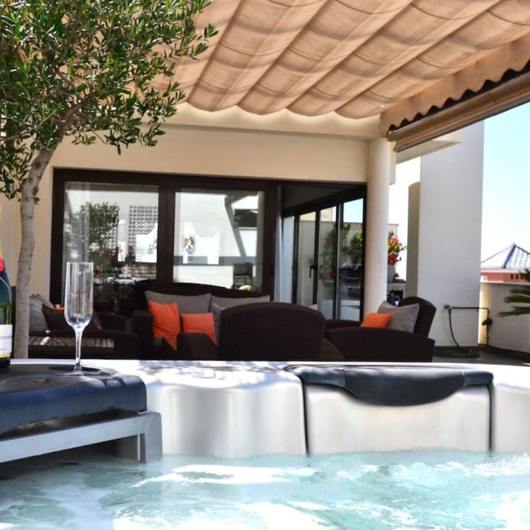 Rsh14A - Penthouse With Terrace And Hot Tub - Three-Bedroom Apartment with Balcony - 1