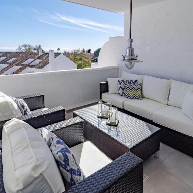Eld1-Stunning 2 Bedroom Penthouse In Puerto Banus - Apartamento de 2 dormitorios con terraza - 1