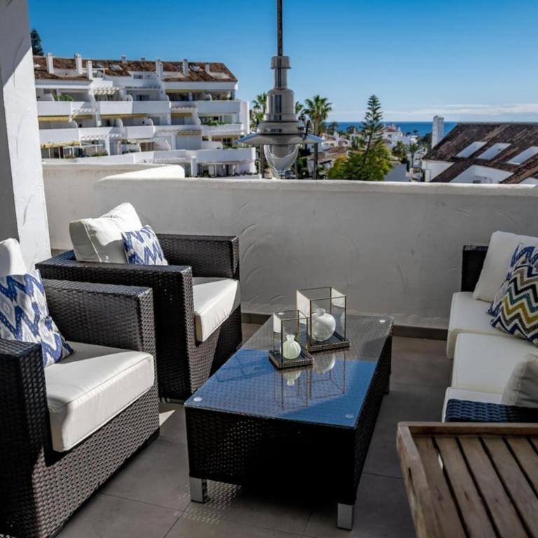 Eld1-Stunning 2 Bedroom Penthouse In Puerto Banus - Apartamento de 2 dormitorios con terraza - 3