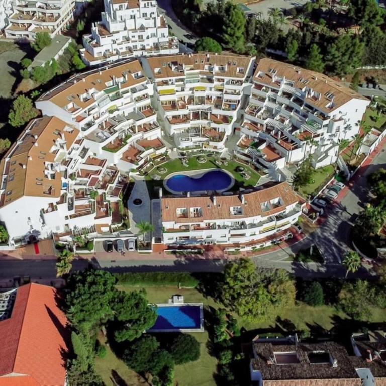Eld1-Stunning 2 Bedroom Penthouse In Puerto Banus - Apartamento de 2 dormitorios con terraza - 38