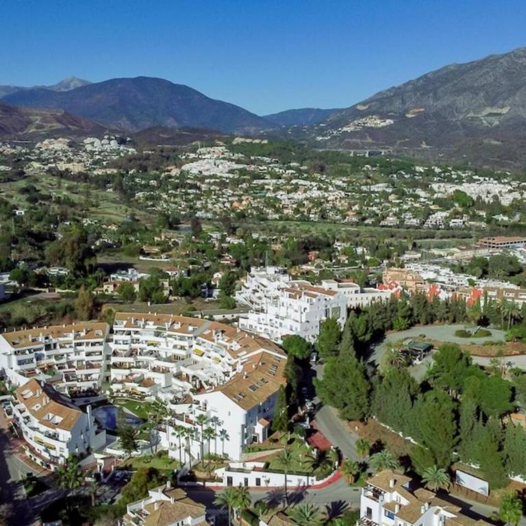 Eld1-Stunning 2 Bedroom Penthouse In Puerto Banus - Apartamento de 2 dormitorios con terraza - 49