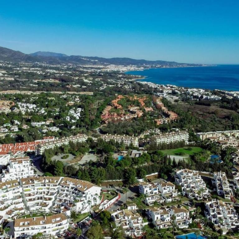 Eld2-Luxury 3 Bedroom Penthouse In Nueva Andalucia - Apartamento de 3 dormitorios con balcón - 34