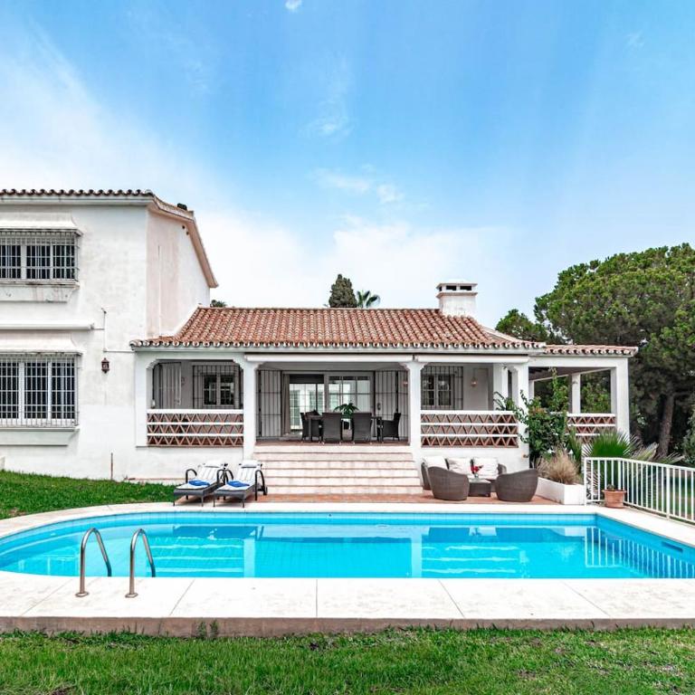 Villa Alegre - Charming Villa With Private Pool - Casa Deluxe de 4 dormitorios - Frente al mar - 1