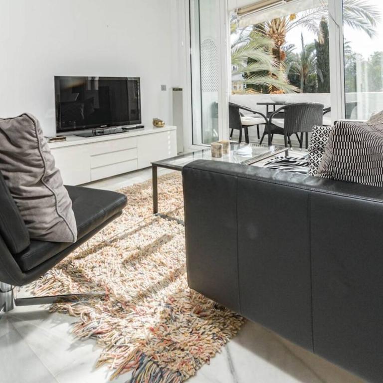 Mr- Cozy 4 Sleep Flat In Marbella, Great Location - One-Bedroom Apartment with Balcony - 11