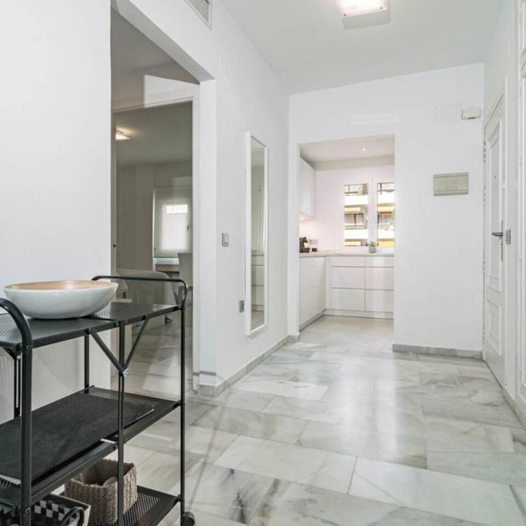 Mr- Cozy 4 Sleep Flat In Marbella, Great Location - One-Bedroom Apartment with Balcony - 22