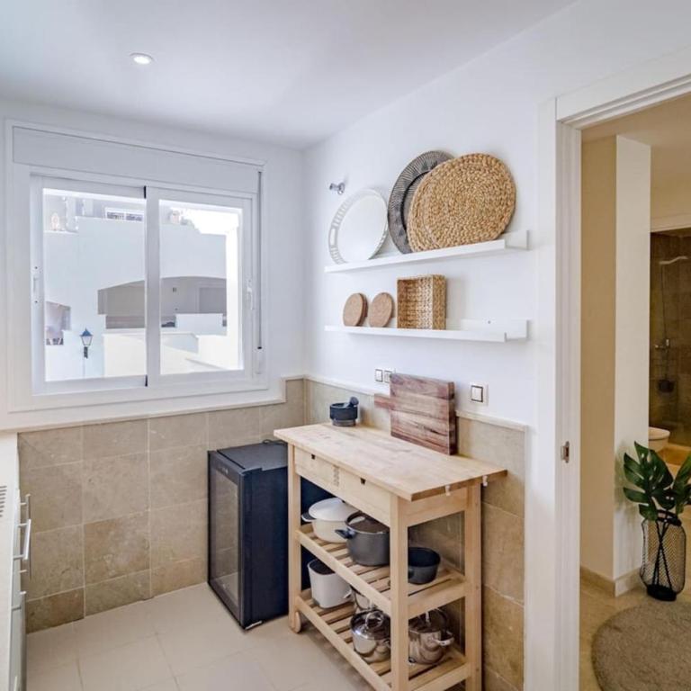 Ar23 - Holiday Flat, Puerto Banus By Roomservices - Apartamento de 3 dormitorios con balcón - 12
