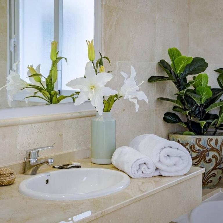 Ar23 - Holiday Flat, Puerto Banus By Roomservices - Apartamento de 3 dormitorios con balcón - 29