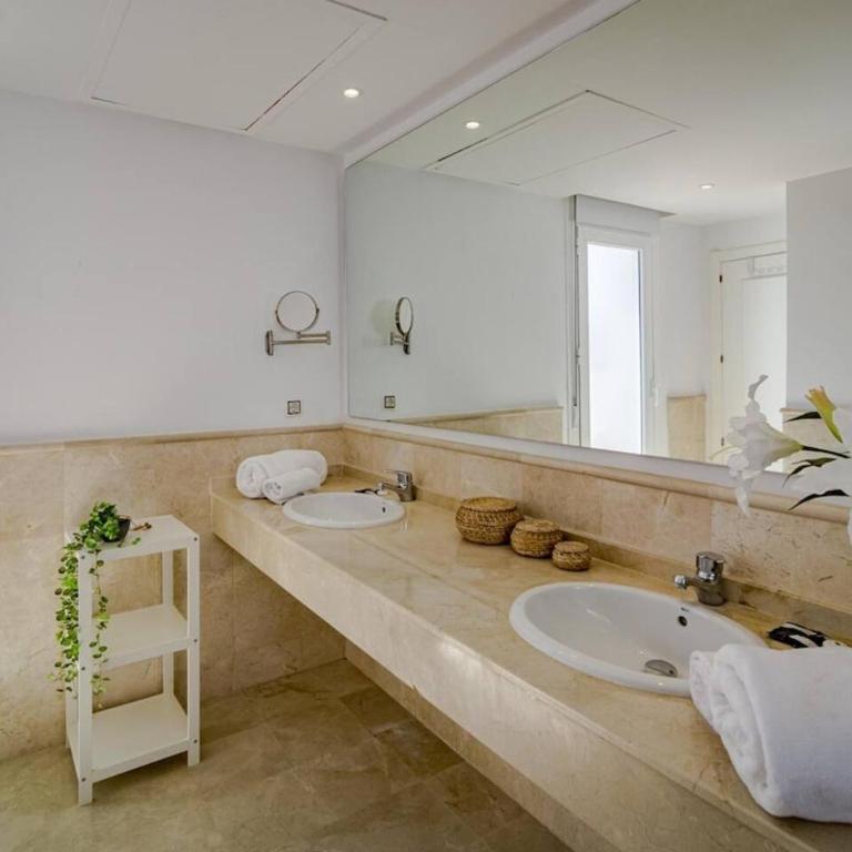 Ar23 - Holiday Flat, Puerto Banus By Roomservices - Apartamento de 3 dormitorios con balcón - 30