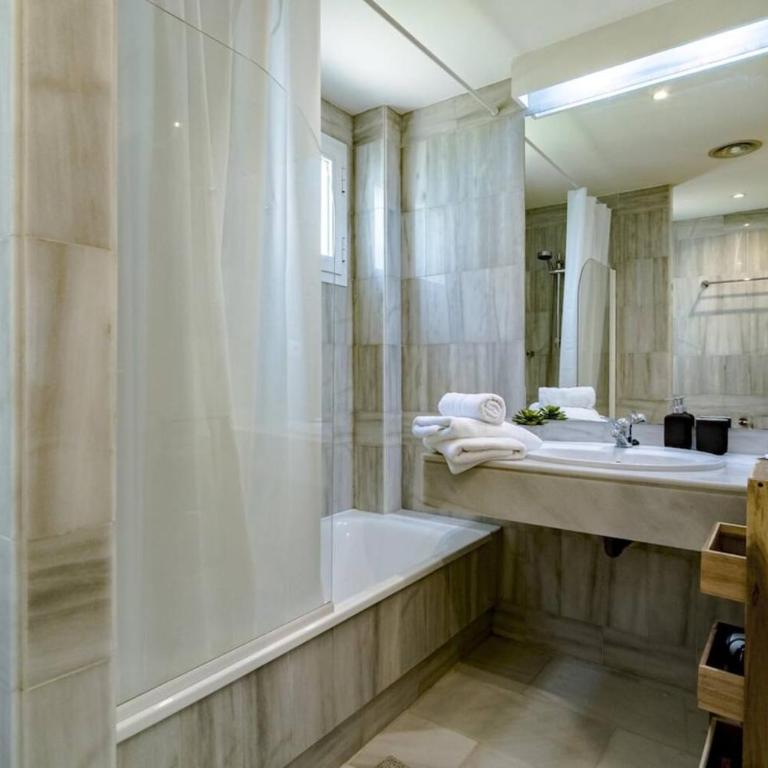 Lnm16- Comfortable Apartment Next To Puerto Banus - Apartamento de 2 dormitorios con terraza - 35