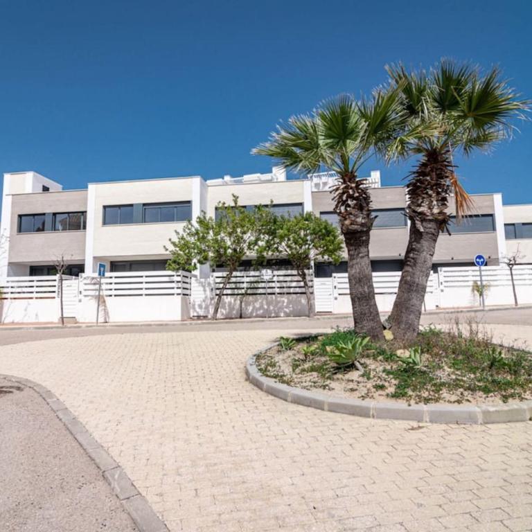Lmt46 - Modern Style Spacious Townhouse - Casa Unifamiliar de 3 dormitorios - 48