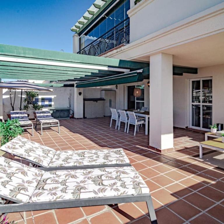 Lcr4 - Large 3-Bedroom Apartment Near Beach - Apartamento con terraza - 1