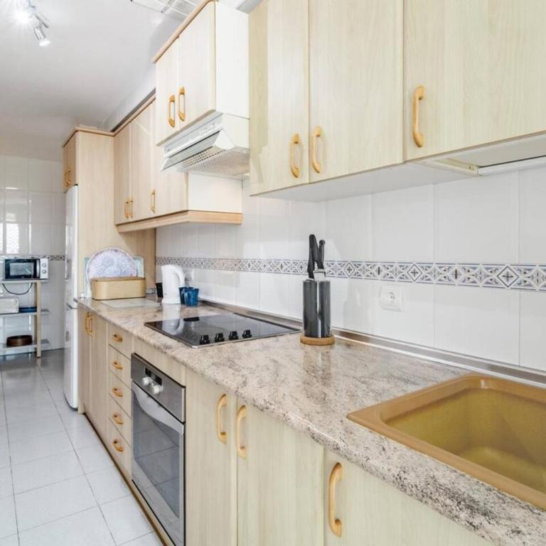 Lcr4 - Large 3-Bedroom Apartment Near Beach - Apartamento con terraza - 47