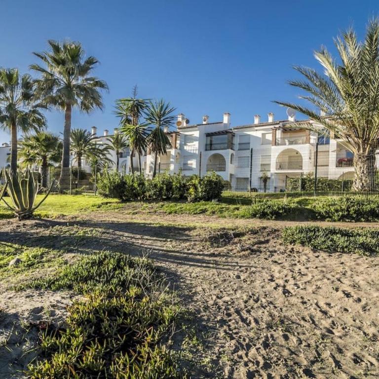 Hb - Comfortable Beachfront Holiday Apartment - Appartamento con 2 Camere da Letto e Terrazza - 8