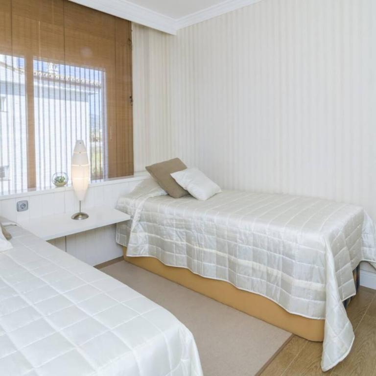 Hb - Comfortable Beachfront Holiday Apartment - Appartamento con 2 Camere da Letto e Terrazza - 10