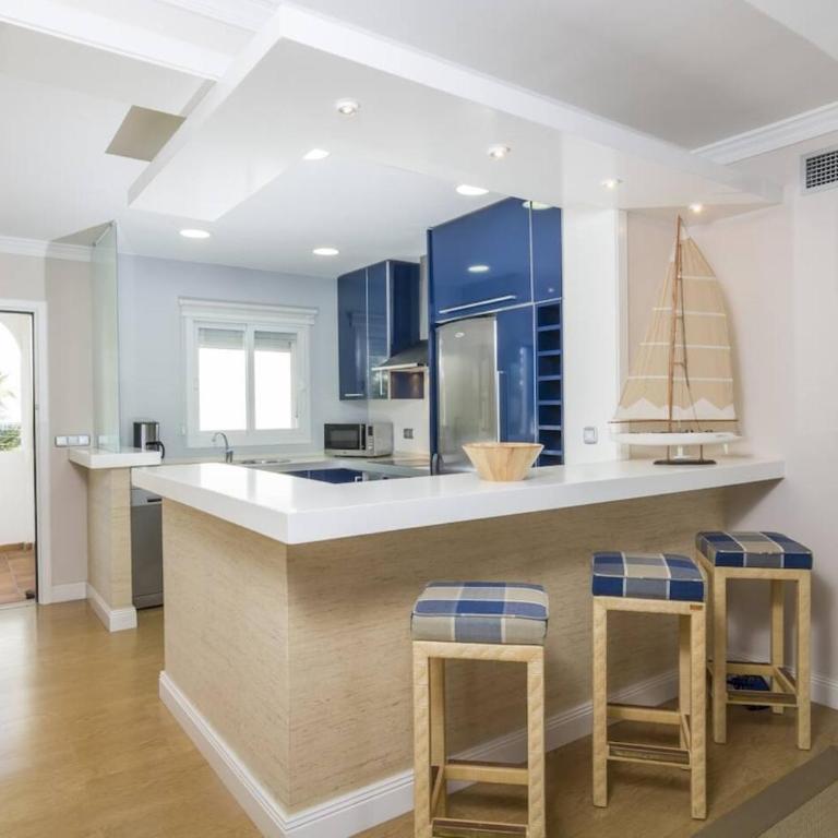 Hb - Comfortable Beachfront Holiday Apartment - Appartamento con 2 Camere da Letto e Terrazza - 11