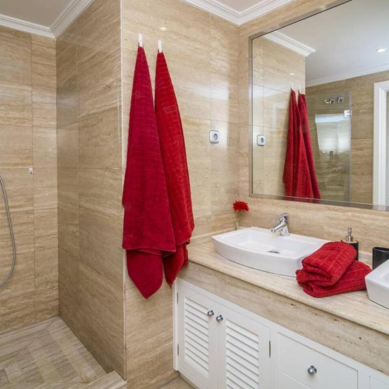 Hb - Comfortable Beachfront Holiday Apartment - Appartamento con 2 Camere da Letto e Terrazza - 12