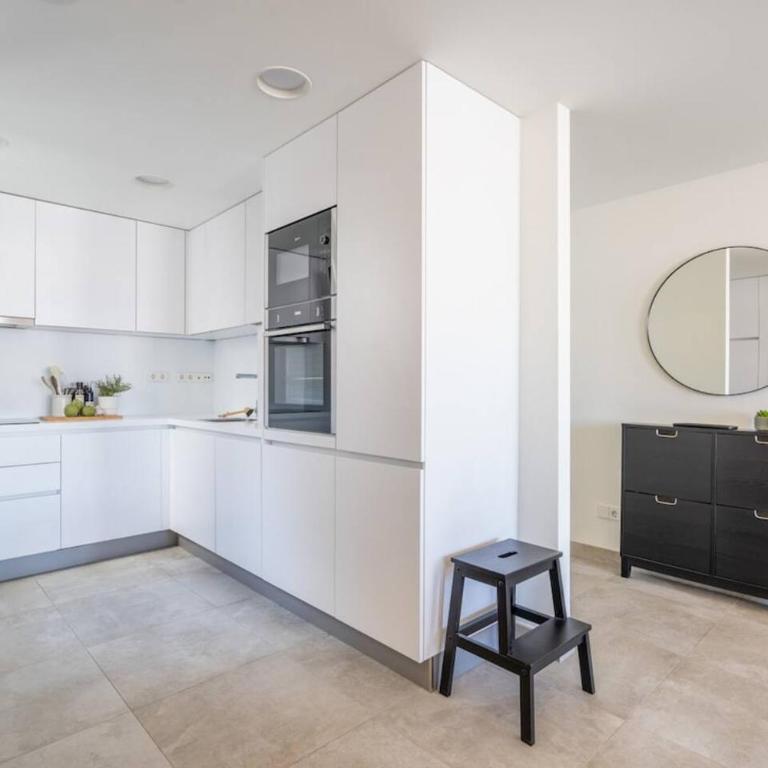 Inf26F - Modern And Bright City Apartment - Appartamento con 2 Camere da Letto e Balcone - 3