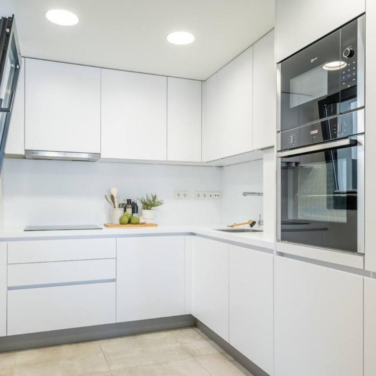 Inf26F - Modern And Bright City Apartment - Appartamento con 2 Camere da Letto e Balcone - 13