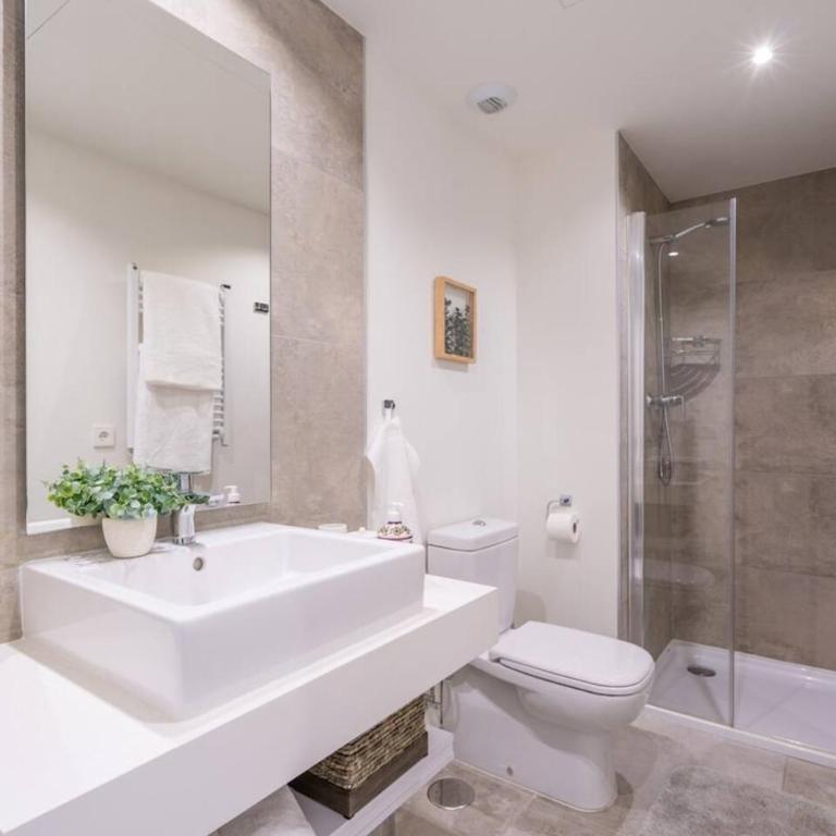 Inf26F - Modern And Bright City Apartment - Appartamento con 2 Camere da Letto e Balcone - 17