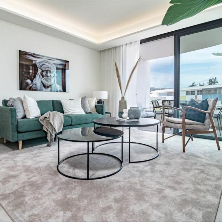 Inf42M- Modern City Apartment, Families Only - Two-Bedroom Apartment with Balcony and Terrace - 7