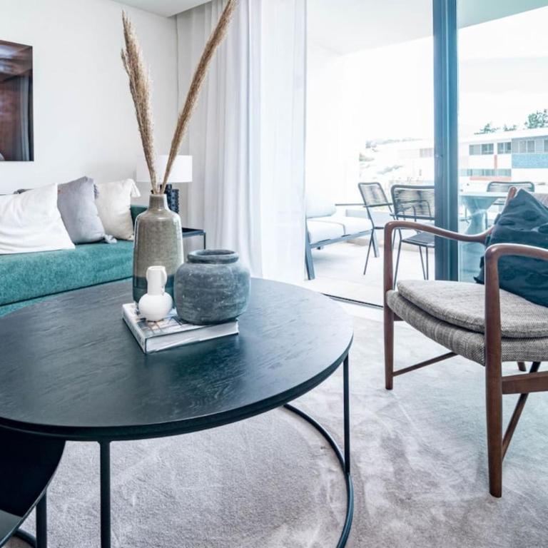 Inf42M- Modern City Apartment, Families Only - Two-Bedroom Apartment with Balcony and Terrace - 8