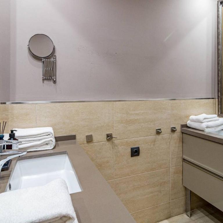 Gc - Spacious Flat In Golden Beach Marbella - Apartamento con terraza - 36