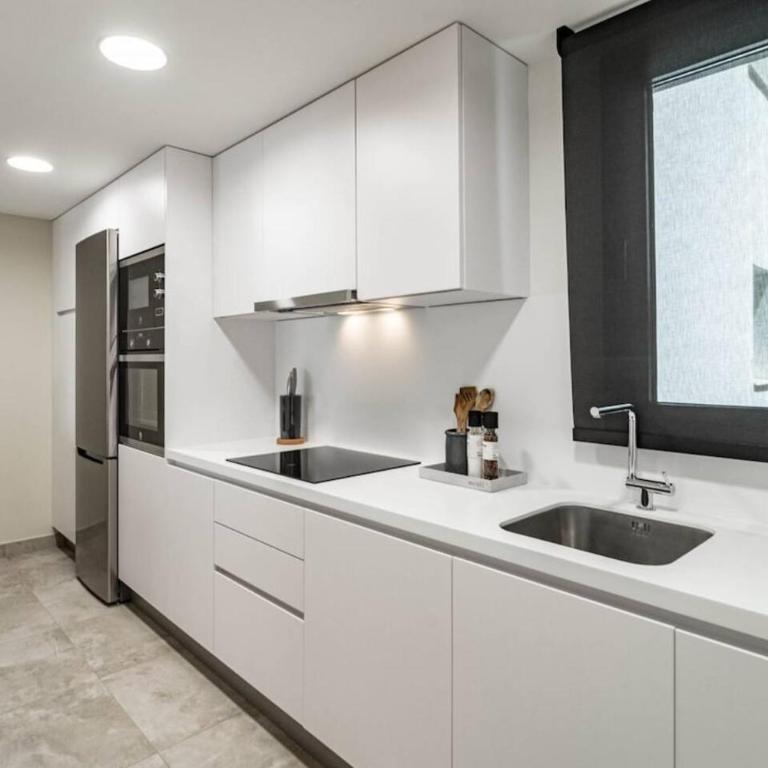 In33K- Stunning City Apartment Close To Beaches - Appartement 3 Chambres avec Balcon - 25