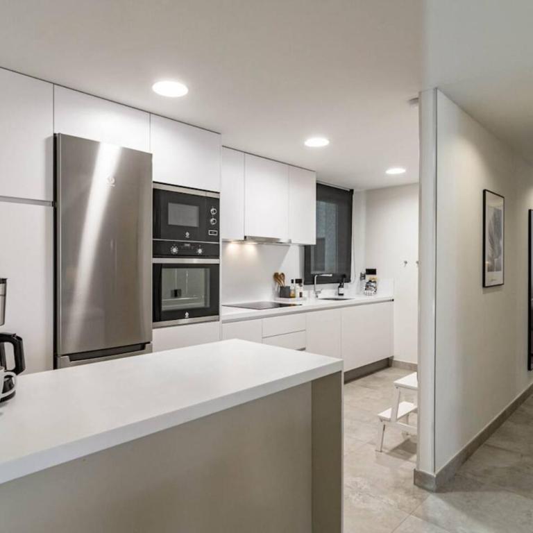 In33K- Stunning City Apartment Close To Beaches - Appartement 3 Chambres avec Balcon - 27