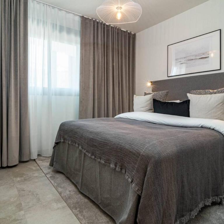 In33K- Stunning City Apartment Close To Beaches - Appartement 3 Chambres avec Balcon - 30