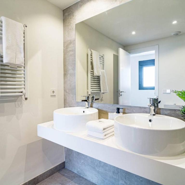 Inf25E- Tastefully Furnished Apartment In The Hea - Appartamento con 2 Camere da Letto e Balcone - 40