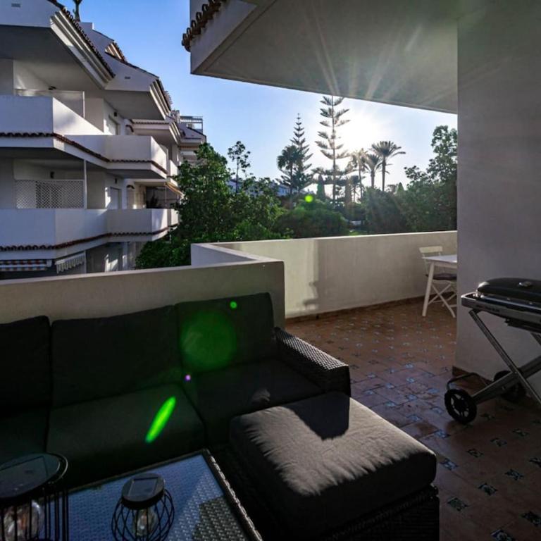 Rg312 - Great 2 Bed Apt, Close To Puerto Banus - Two-Bedroom Apartment with Balcony - 20