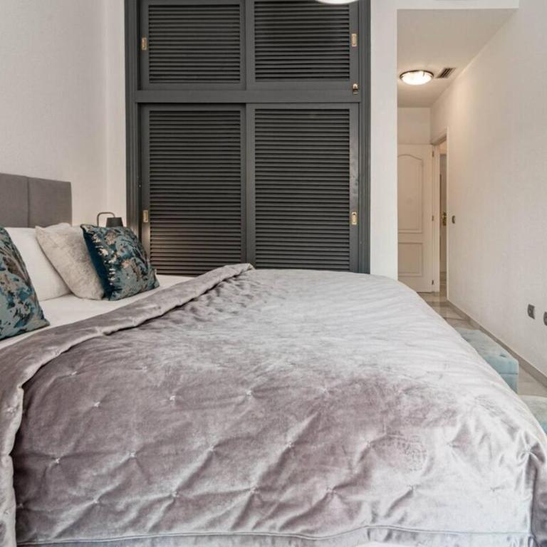 Rg312 - Great 2 Bed Apt, Close To Puerto Banus - Two-Bedroom Apartment with Balcony - 37