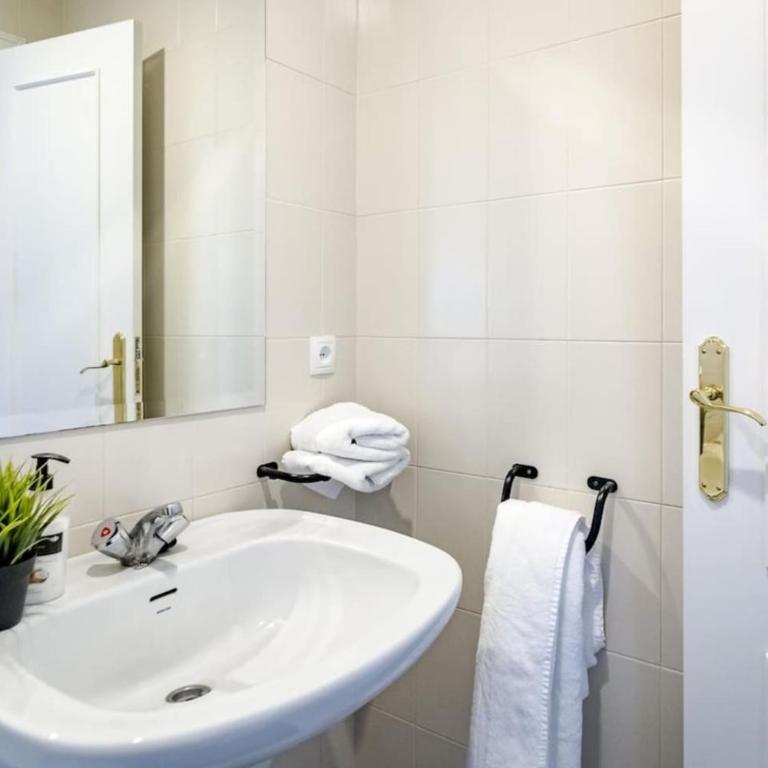 Ll- 1 Bedroom Apt Close To Laguna Village Estepona - Apartamento de 1 dormitorio con balcón - 16