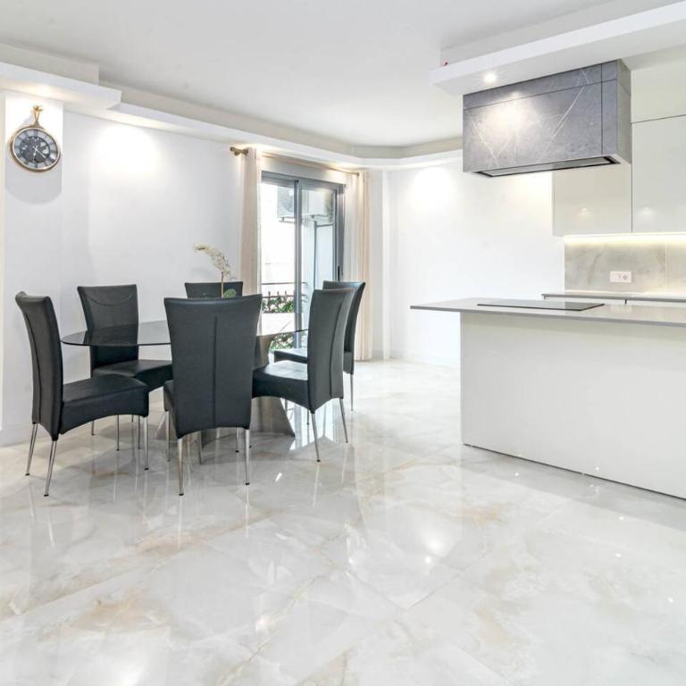 Terr69- Bright City Gem In Charming Old Town - Appartamento con 3 Camere da Letto e con Balcone - 11