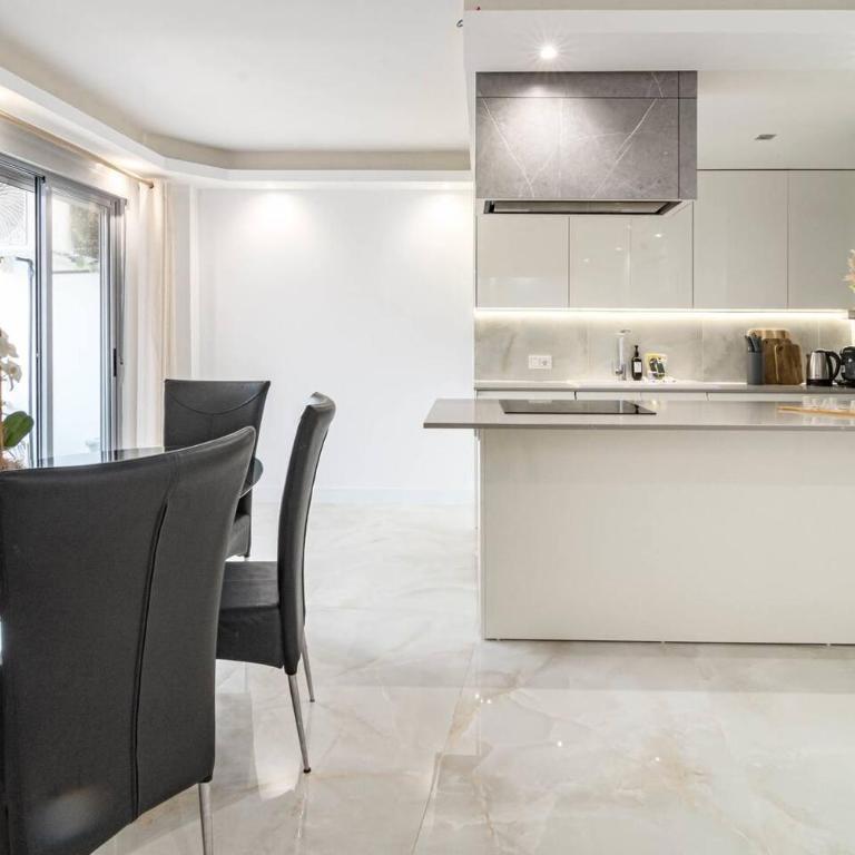 Terr69- Bright City Gem In Charming Old Town - Appartamento con 3 Camere da Letto e con Balcone - 12
