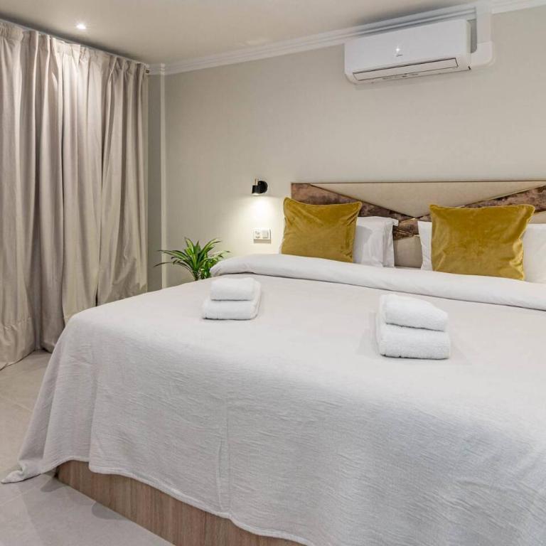 Terr69- Bright City Gem In Charming Old Town - Appartamento con 3 Camere da Letto e con Balcone - 23