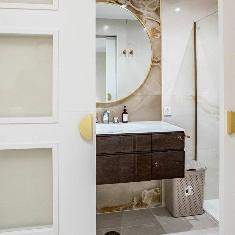 Terr69- Bright City Gem In Charming Old Town - Appartamento con 3 Camere da Letto e con Balcone - 28