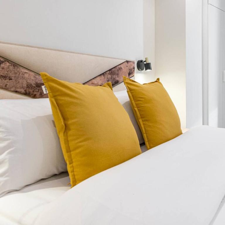 Terr69- Bright City Gem In Charming Old Town - Appartamento con 3 Camere da Letto e con Balcone - 46