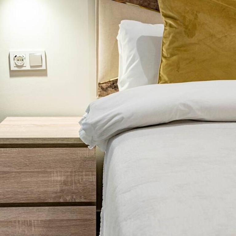 Terr69- Bright City Gem In Charming Old Town - Appartamento con 3 Camere da Letto e con Balcone - 47