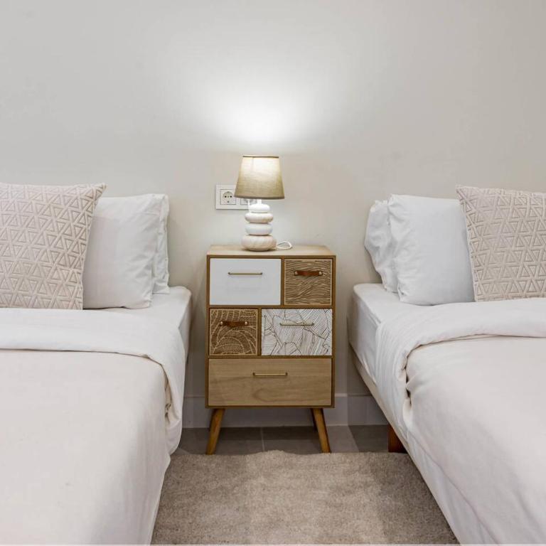 Terr69- Bright City Gem In Charming Old Town - Appartamento con 3 Camere da Letto e con Balcone - 51