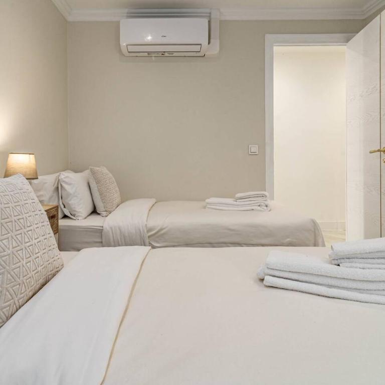 Terr69- Bright City Gem In Charming Old Town - Appartamento con 3 Camere da Letto e con Balcone - 52