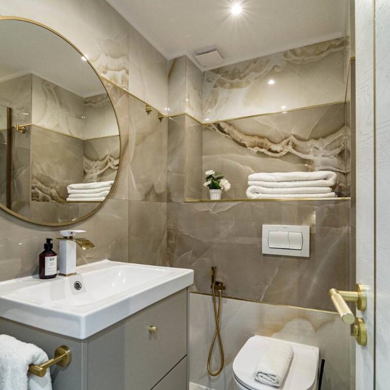 Terr69- Bright City Gem In Charming Old Town - Appartamento con 3 Camere da Letto e con Balcone - 55