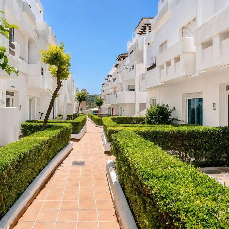 Vr1B - Golfside Escape Near Estepona - Apartamento de 3 dormitorios con piscina privada - 9