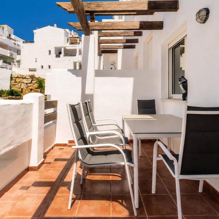 Vr1B - Golfside Escape Near Estepona - Apartamento de 3 dormitorios con piscina privada - 12